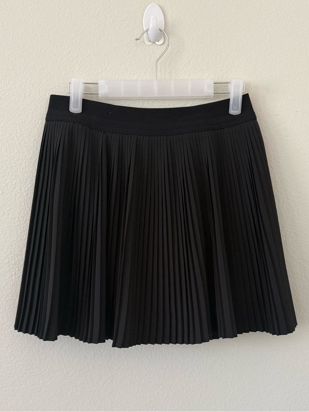Old Navy Black Pleated Mini Skort